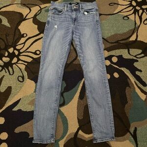Express Women's Skinny Jeans in Light Blue Wash